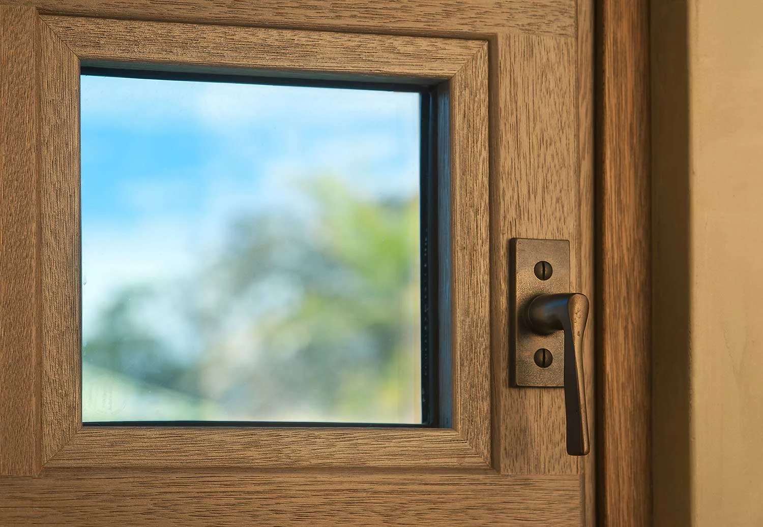 MPW-9100 Multi-point Window Hardware Set with L54LH. Shown in S3 Finish .