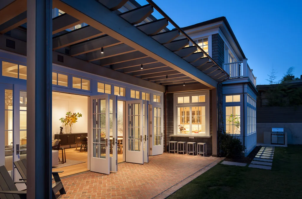 953 Series Contemporary Entry Set with L-122 Metro Lever and TPC-900 Turn Piece in W1 Finish . Interior Design: Amy Baker / Photography: Laurie Black