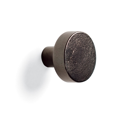 Knobs & T-Pulls