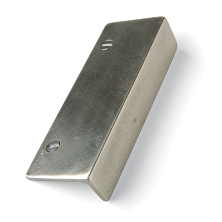 Flush / Edge Pulls