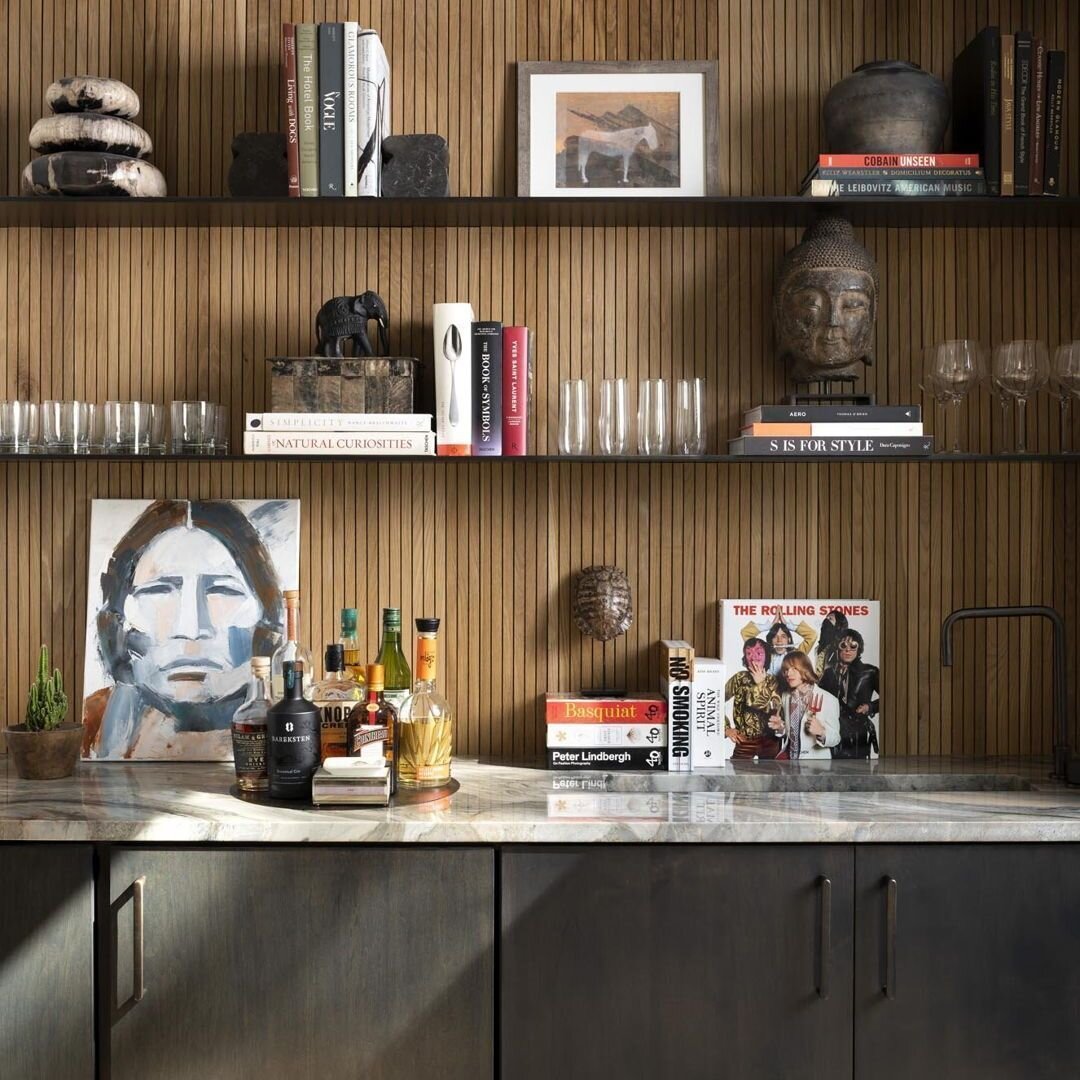 Project // Austin Residence featuring Sun Valley Bronze cabinet hardware. 

Design // Tribe Design Group
Photography // Ryann Ford

#sunvalleybronze #sunvalleybronzehardware #bronzehardware #architecturalhardware  #cabinethardware #kitchendesign #lux