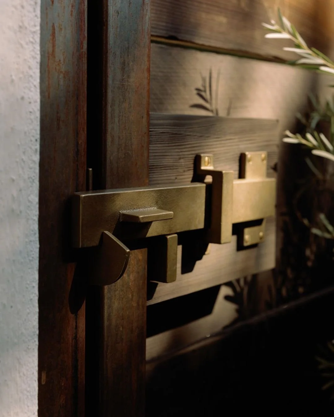 FEATURED PROJECT // Gate Latch Passage Set in collaboration with ORCA. 

ORCA is a landscape design and outdoor product studio based in Los Angeles that uses plants and natural materials in their rawest form. ORCA's mission is to bring poetry to the 