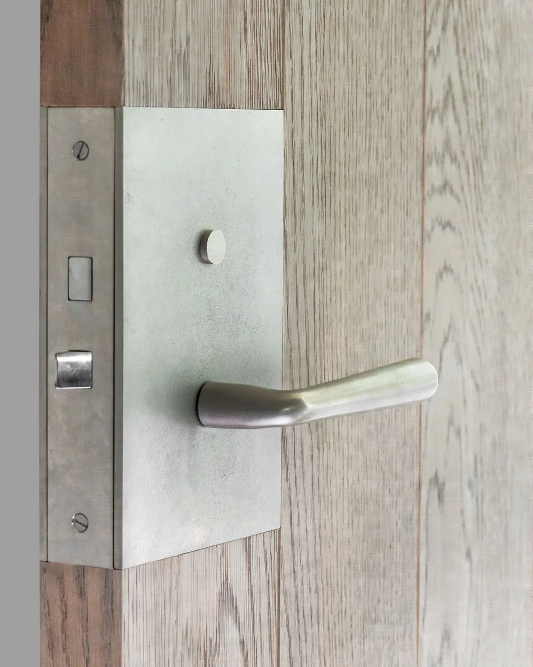 Luxe Magazine // Built to Last, Designed to Inspire: Sun Valley Bronze

Customization Capabilities
&quot;For clients seeking something truly unique, Sun Valley Bronze offers extensive custom capabilities. Whether a client envisions a sleek geometric 