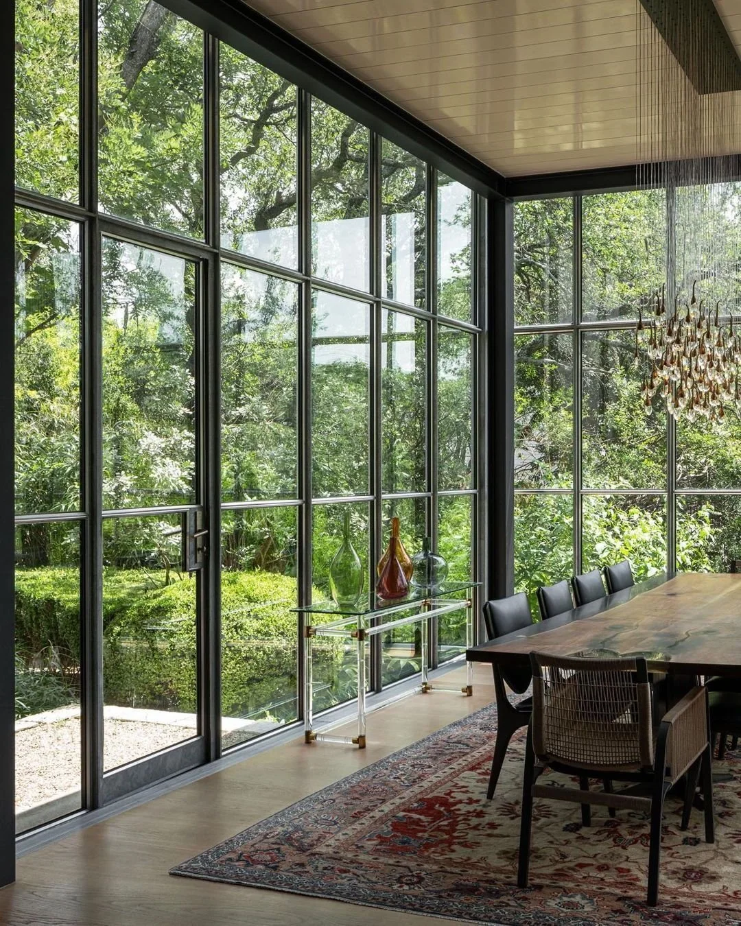 Featured Project // Sugar Creek Residence 

Architect // Mell Lawrence Architects
Construction // Classic Constructors
Photography // Rob Gomez Photography
Dealer // Alexander Marchant 
Styled by Fern Santini 

#sunvalleybronze #sunvalleybronzehardwa