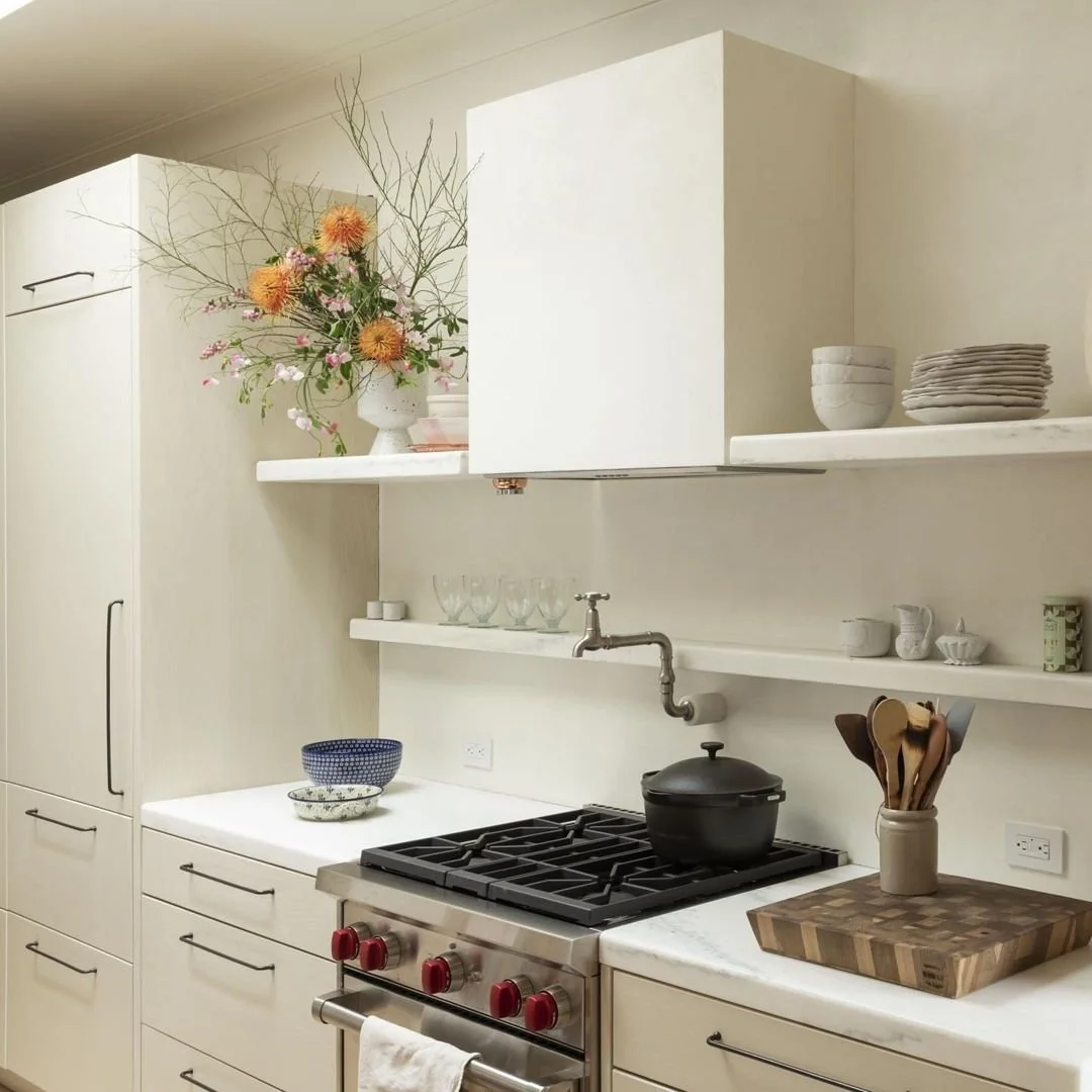 It's in the Details // Sun Valley Bronze worked with General Assembly to adjust an existing cabinet pull to create a new custom design for this project. The result is the CK-569 Petite Cabinet Pull Series. 

Design // @gen_assembly 
General Contracto