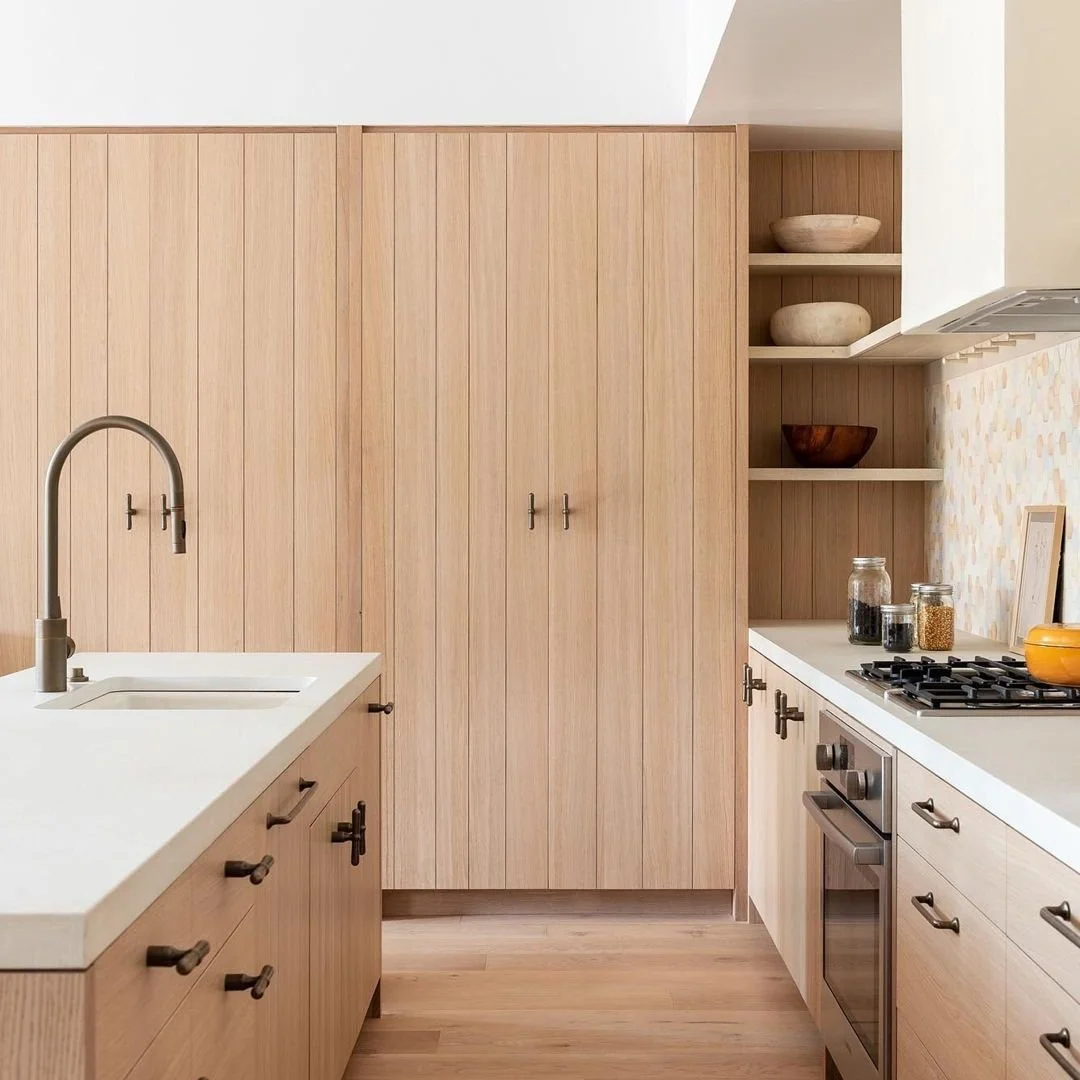 It's in the Details // Sun Valley Bronze T-Pulls and Cabinet Hardware are featured throughout the home.

Design // @abbyhetheringtoninteriors 
Photography // @LucyCall 

#sunvalleybronze #sunvalleybronzehardware #bronzehardware #architecturalhardware