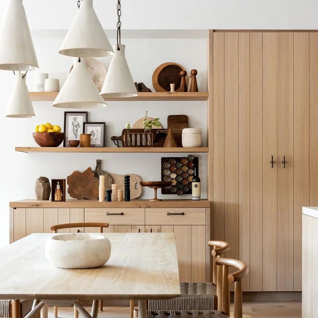 It's in the Details // Sun Valley Bronze T-Pulls and Cabinet Hardware are featured throughout the home.

Design // @abbyhetheringtoninteriors 
Photography // @LucyCall 

#sunvalleybronze #sunvalleybronzehardware #bronzehardware #architecturalhardware