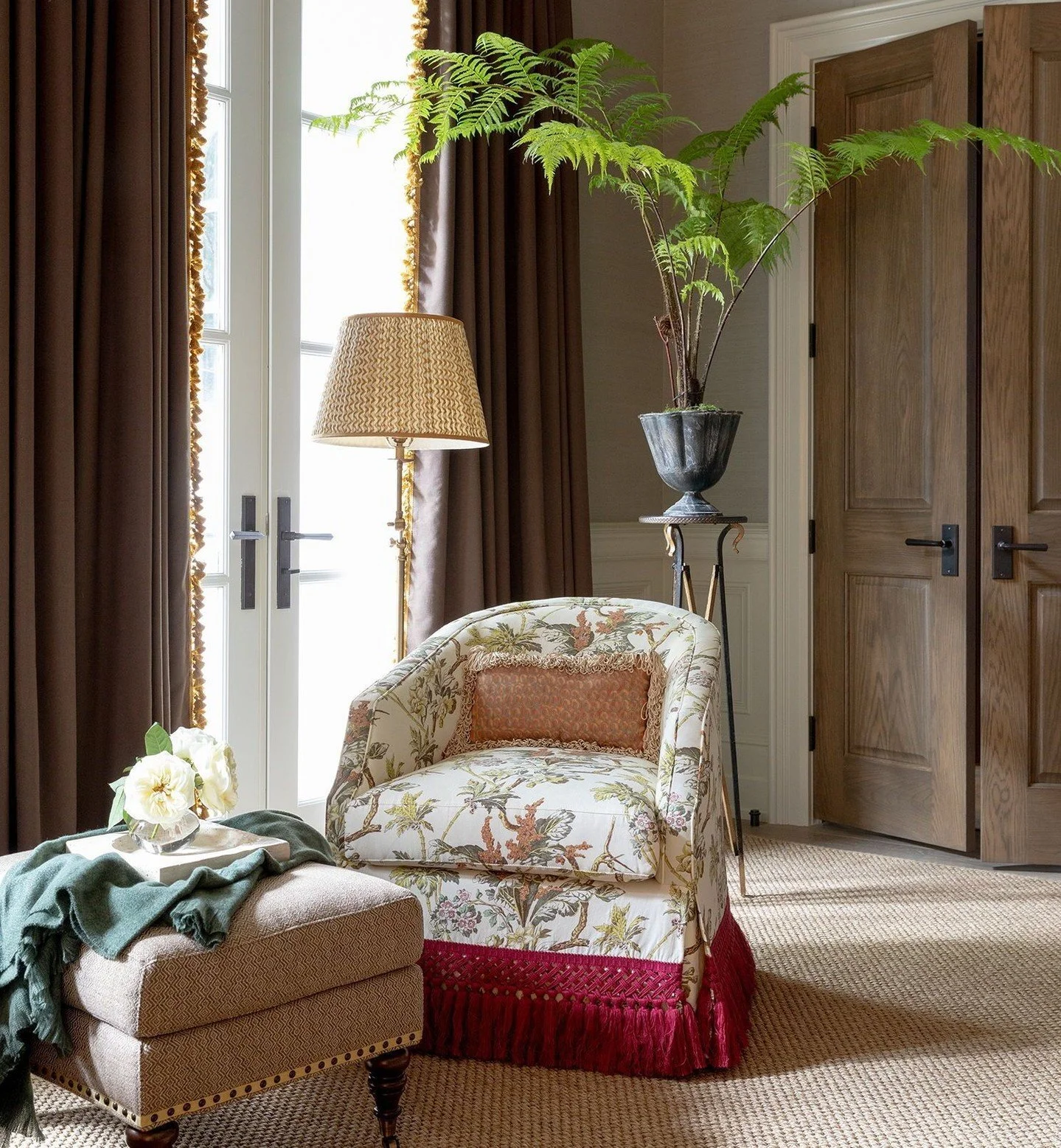 Featured Project // Flower Magazine's Nashville Showhouse

From bold interiors to breathtaking floral design, this home makes a lasting impression. @flowermagazine #flowershowhouse 

Architecture // Pfeffer Torode
Photography // Leslee Mitchell @lesl