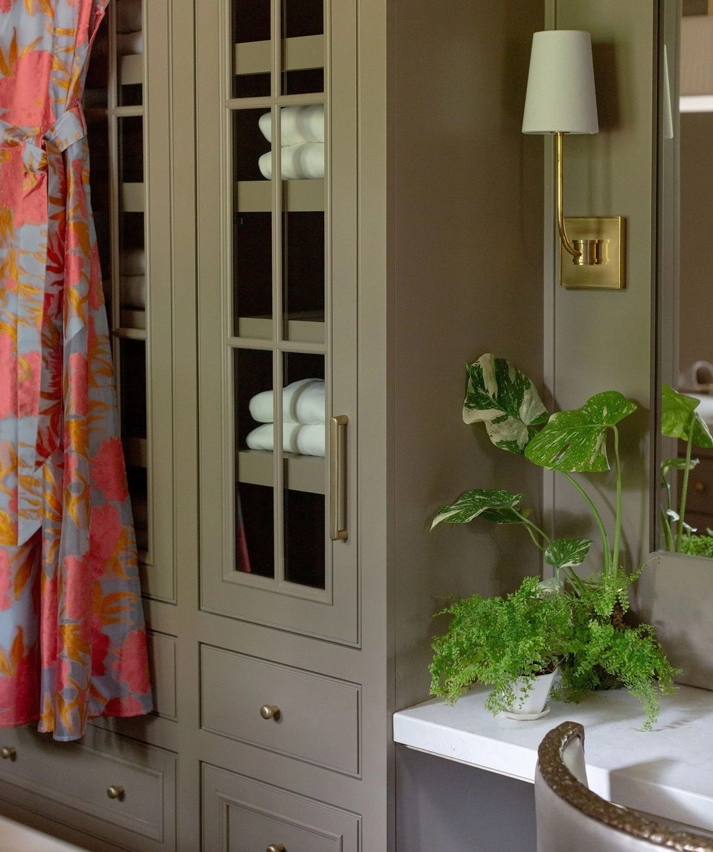 Featured Project // Flower Magazine's Nashville Showhouse

From bold interiors to breathtaking floral design, this home makes a lasting impression. @flowermagazine #flowershowhouse 

Architecture // Pfeffer Torode
Photography // Leslee Mitchell @lesl