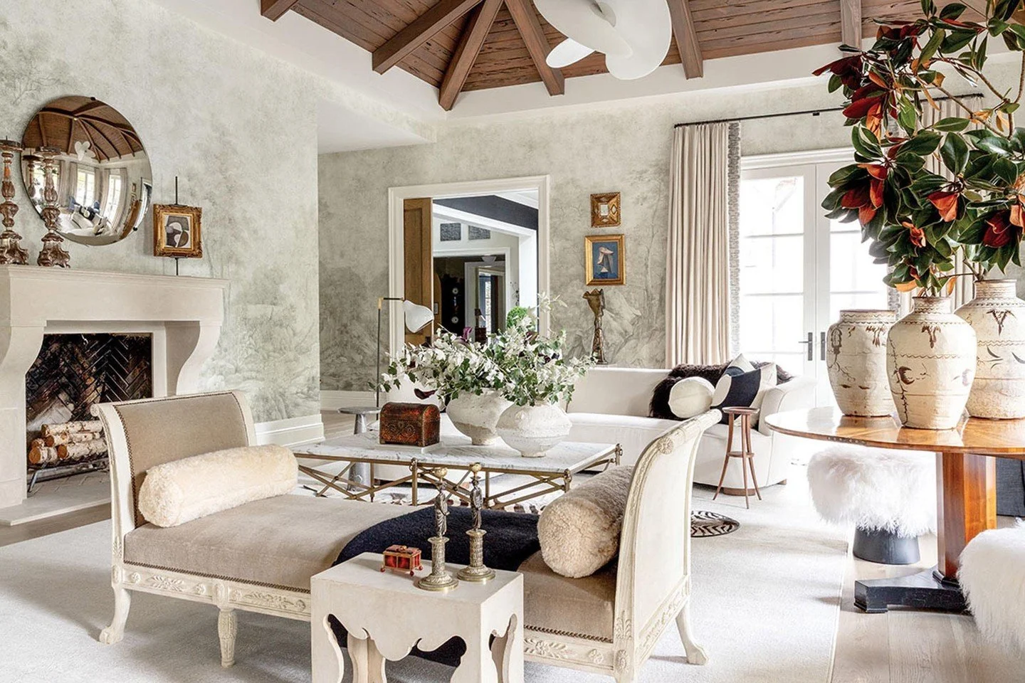 Featured Project // Flower Magazine's Nashville Showhouse

From bold interiors to breathtaking floral design, this home makes a lasting impression. @flowermagazine #flowershowhouse 

Architecture // Pfeffer Torode
Photography // Leslee Mitchell @lesl