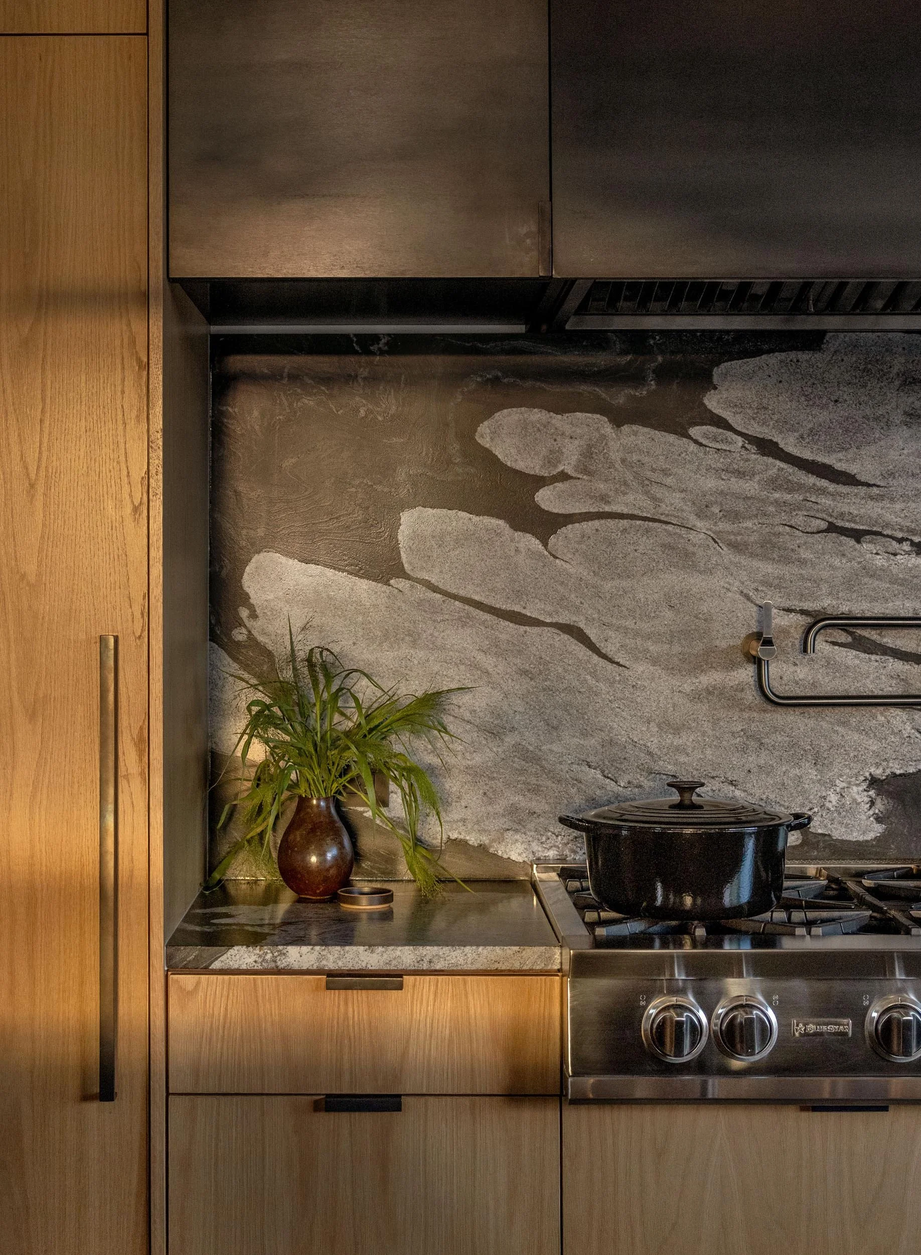   Project // Ellensburg  Kitchen Cabinet &amp; Appliance Pulls Edge Pulls Photography // Rafael Soldi  