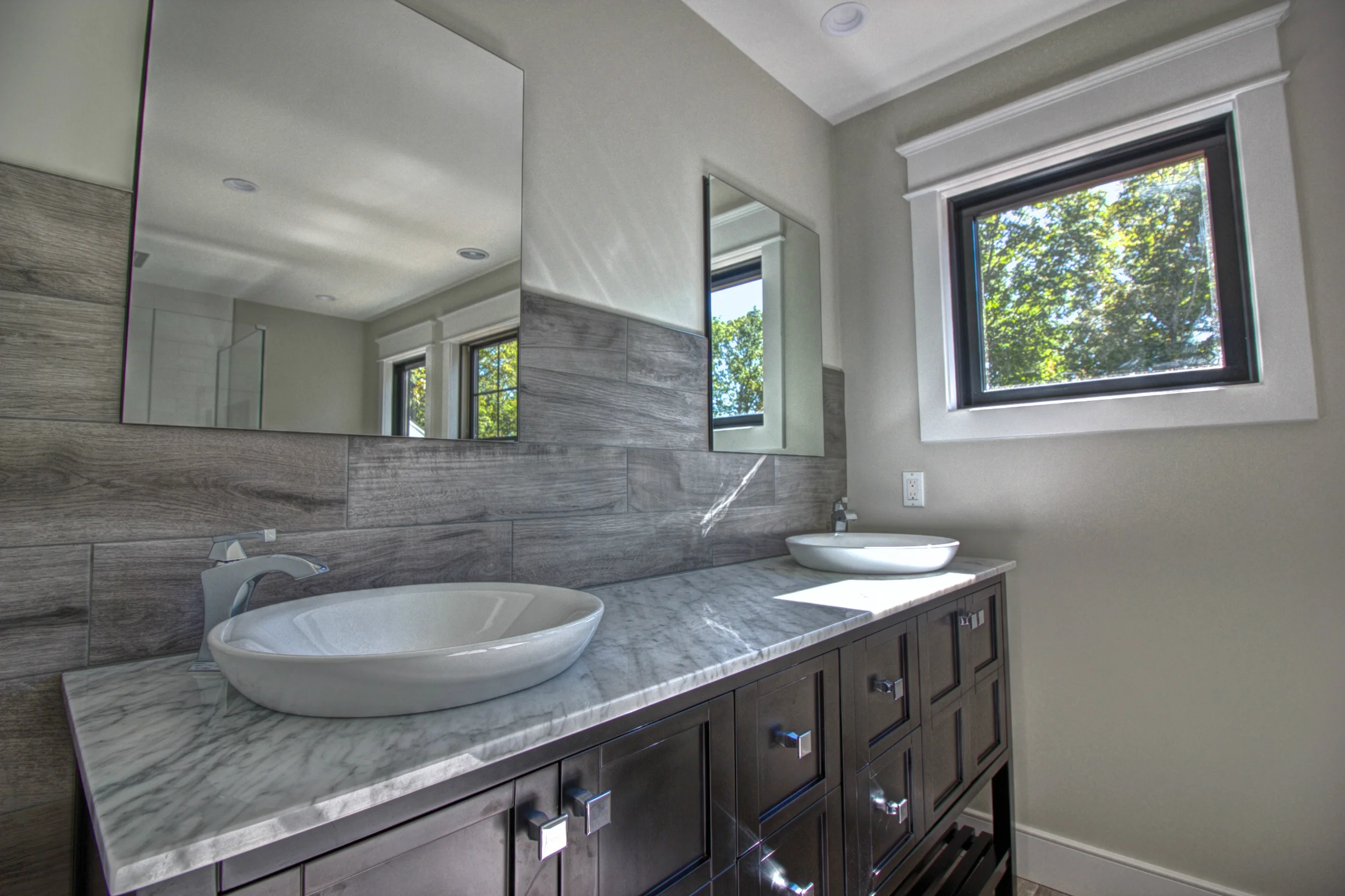 Bathroom 2.jpg