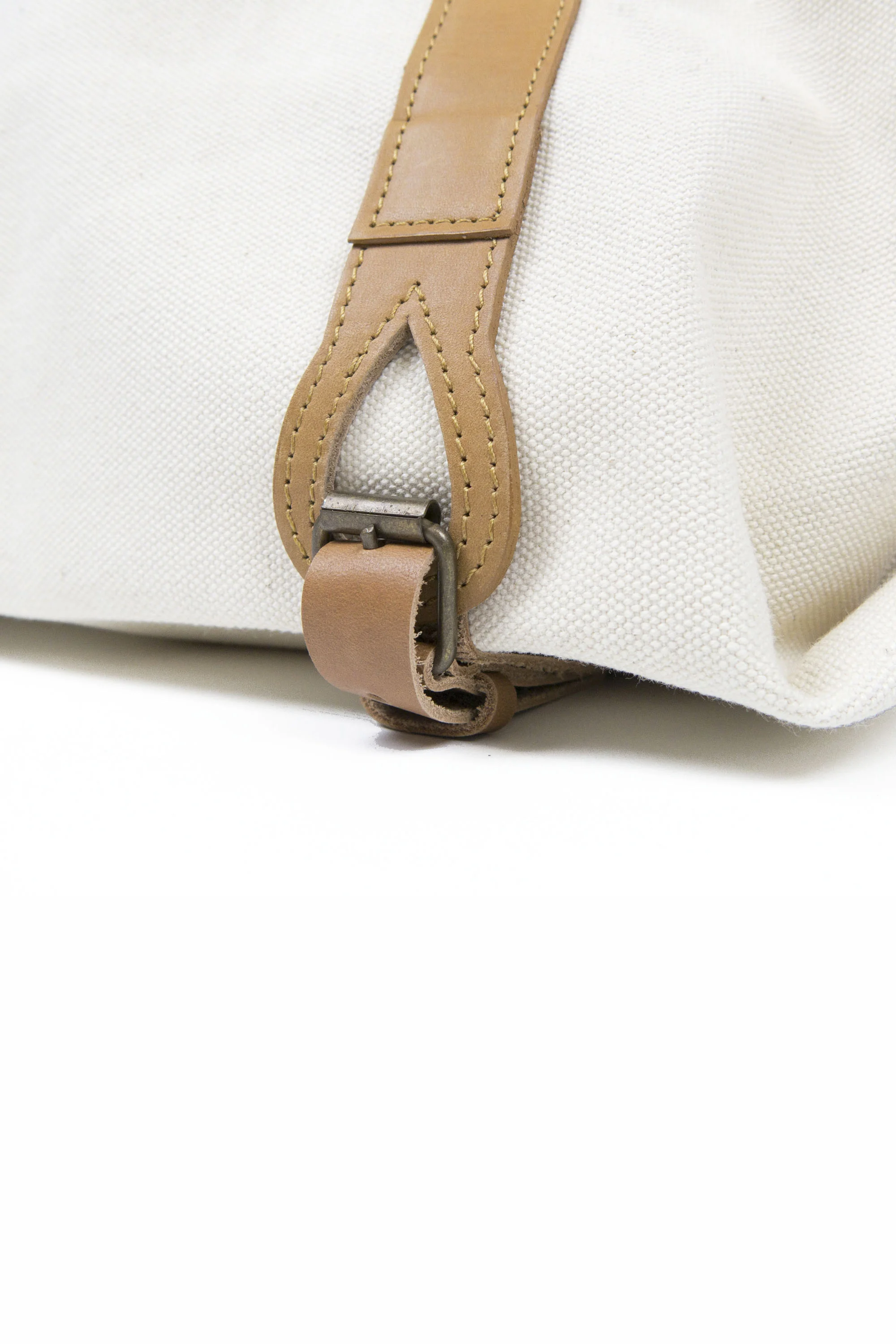 Via Los Angeles Mimot Suspender Tote White 3.jpg