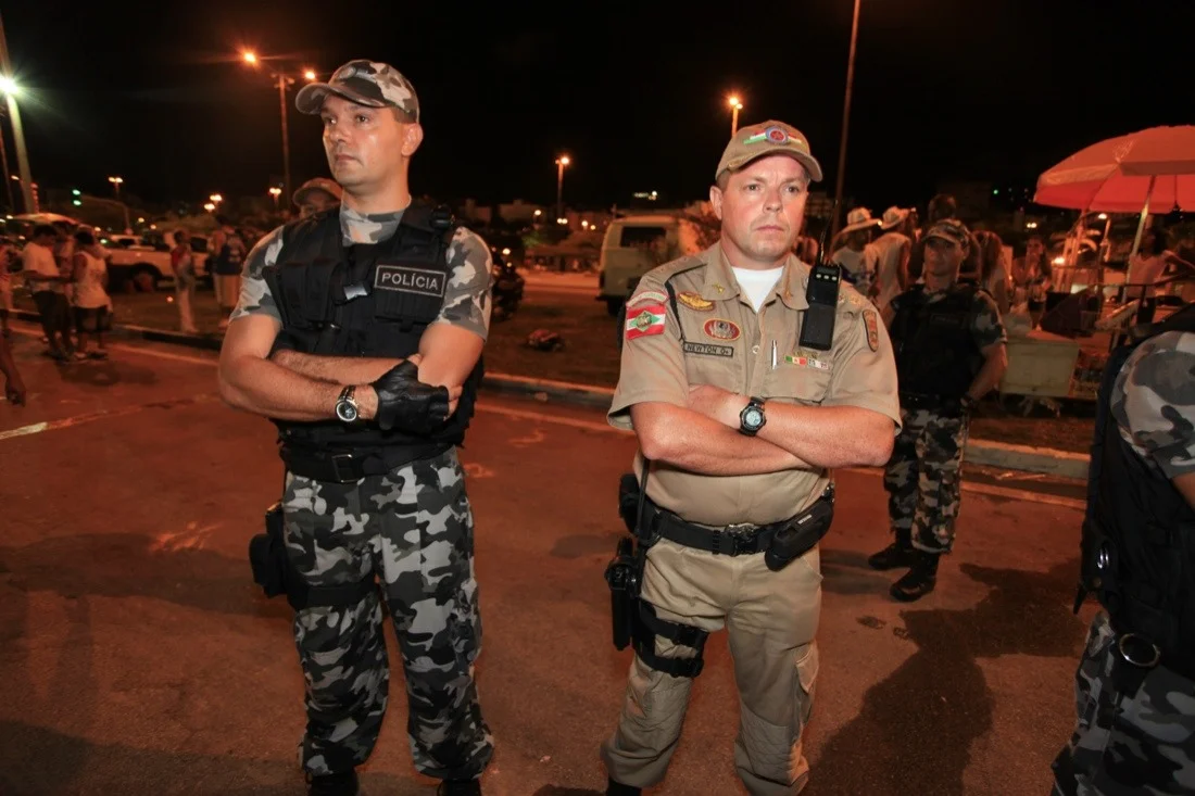 florianopolis brazil 2009; carnival; cops.jpg