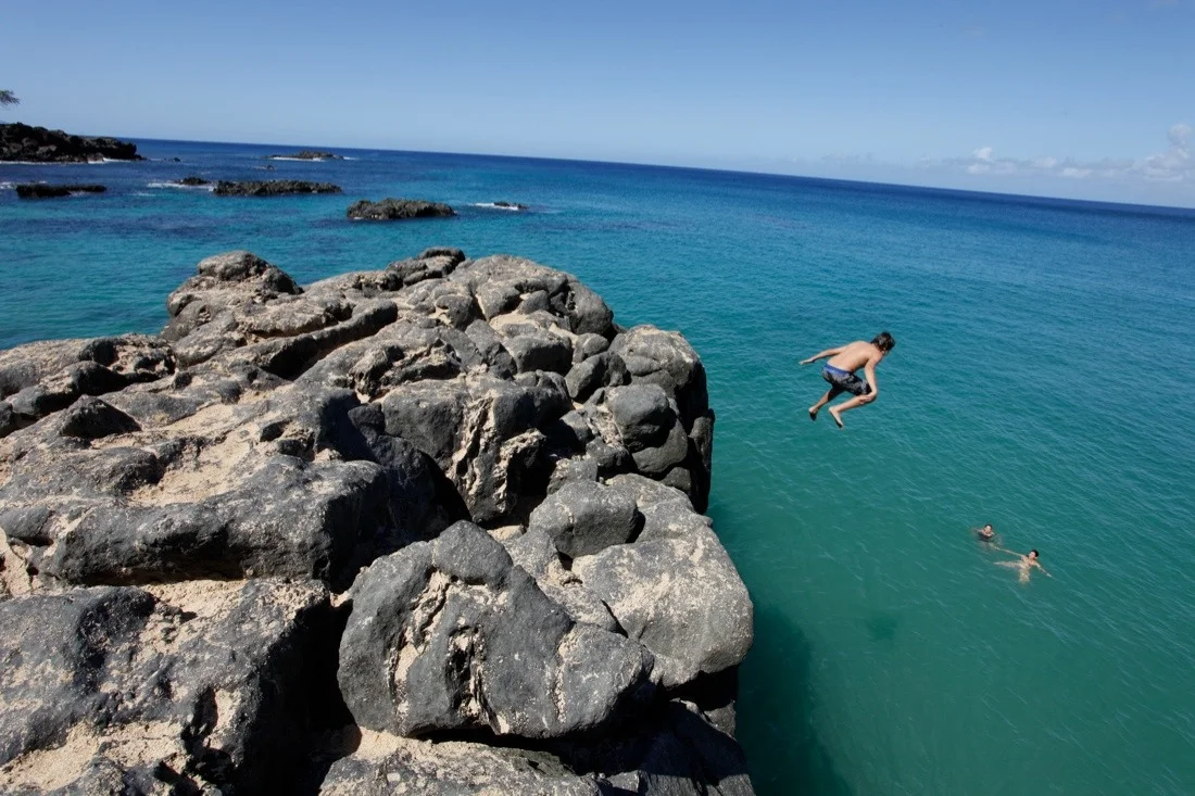 hawaii oahu october 2009; waimea bay jumper 1.jpg