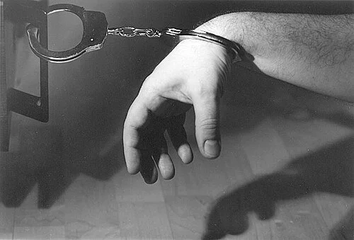 Handcuffs-20060604.jpg