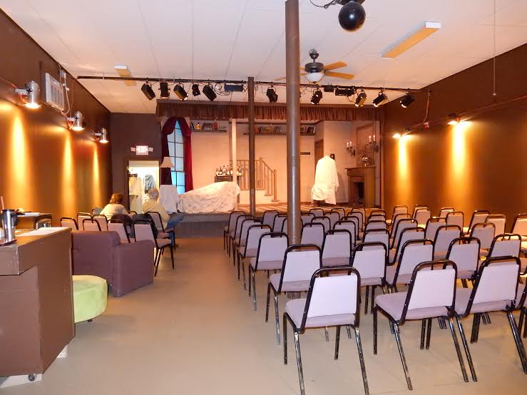 Before a performance. Photo: Linda Gasparello