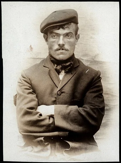 400px-Thomas_Ward,_arrested_for_stealing_a_sovereign_(23114652176).jpg