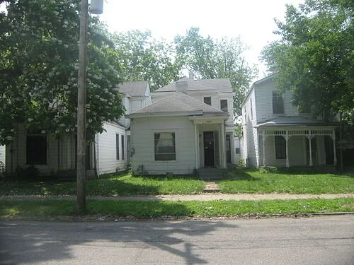 Late 1800s “shotgun house’’ on South 5th St., in South Louisville, focus of a tree-planting program