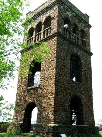 Poet's Seat Tower&nbsp;is a 1912 sandstone observation tower in&nbsp;Greenfield,  Mass.,  named to honor a long tradition of poets being drawn to the spot, in particular, Frederick Goddard Tuckerman. By 1850,  Tuckerman, in a journal entry, called i…