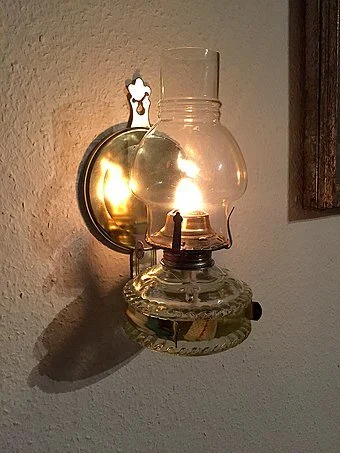 340px-Glas_Oil_Lamp.jpg