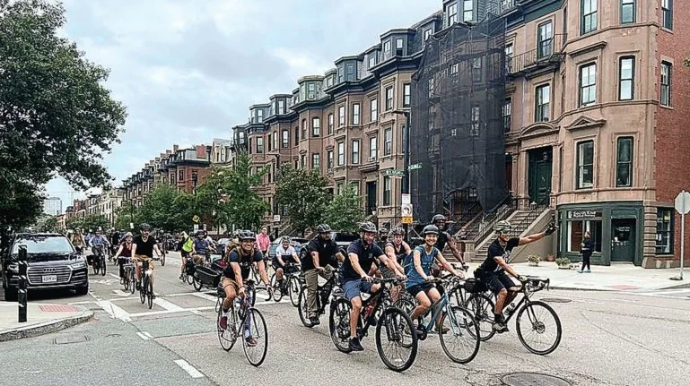 Cullen Paradis: Are BlueBikes in Boston skirting state safety law?