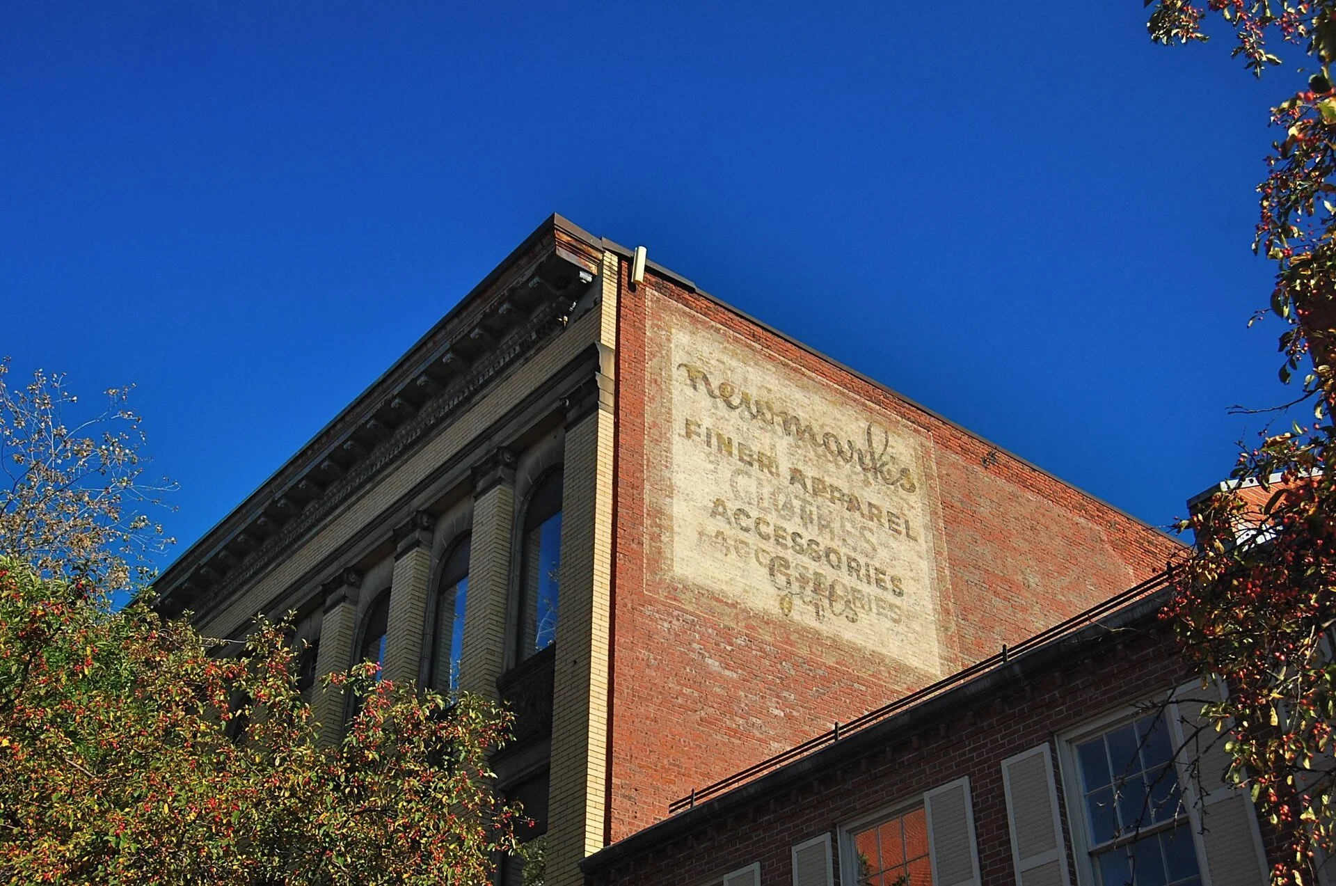 Newmark's_Ghost_Sign.jpg