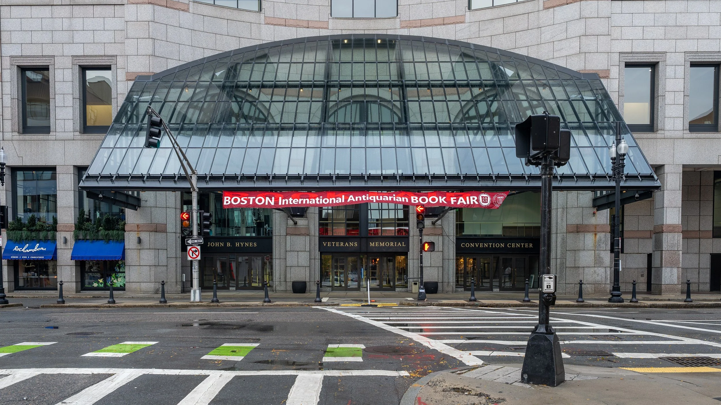Entrance_of_the_John_B._Hynes_Veterans_Memorial_Convention_Center_(Boylston_Street)_(54923556377).jpg