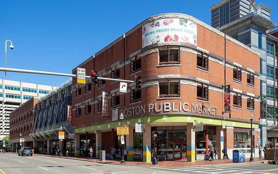 Boston_-_Boston_Public_Market_(48718568138).jpg