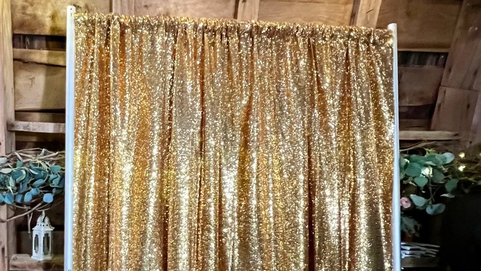Photo+Booth+Backdrop+Gold.webp
