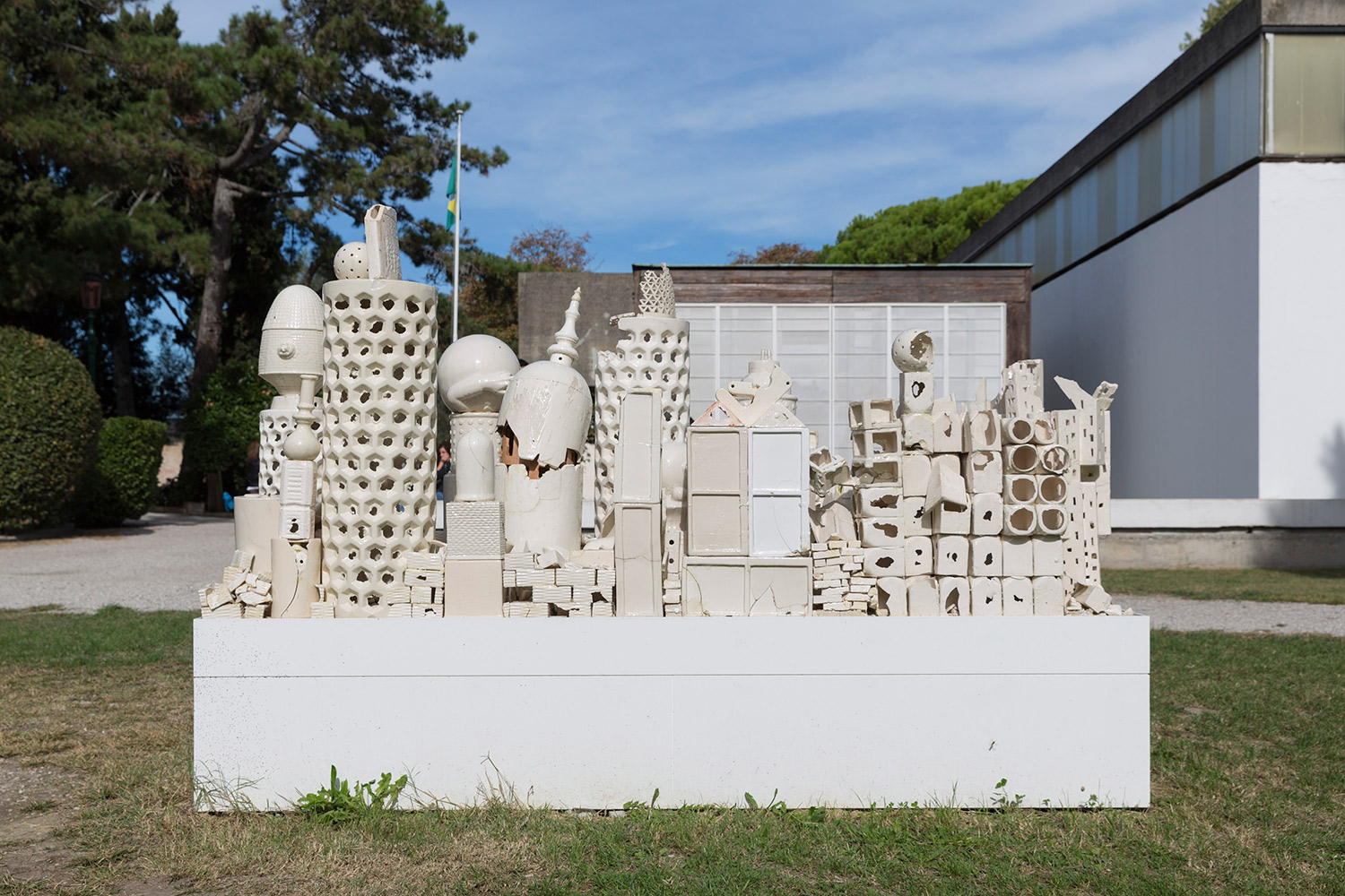   Alegoria (March 2–8, 2015: Cerámica Suro Contemporánea, Guadalajara, Jalisco, Mexico)    2015   Ceramica Suro slip cast remnants, glaze, and firing plates  64 x 99 1/2 x 42 1/4 inches   Ceramics, 2013–     