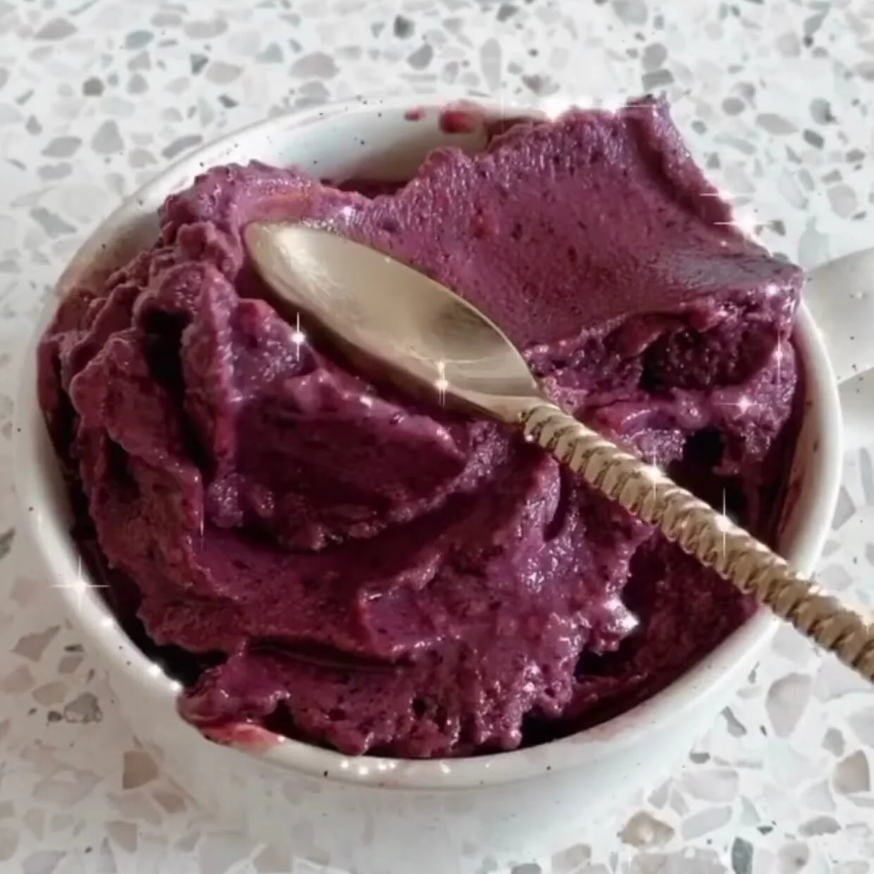 The best thing about our marine collagen is that you can add it into all sorts of foods and beverages! Whether that be - water, tea, coffee, smoothies, yoghurt, soups .. the list is endless! 

We love adding it into our morning Acai bowls to give us that glowing feeling all day everyday! ✨

#eridani #health #beauty #wellness #marine #collagen #acai #acaibowl #smoothie #nourish #nourishtoflourish #beautyfromwithin #glow #glowing #glowingskin #skincare #selflove #selfcare #humpday #skin #hair #nails