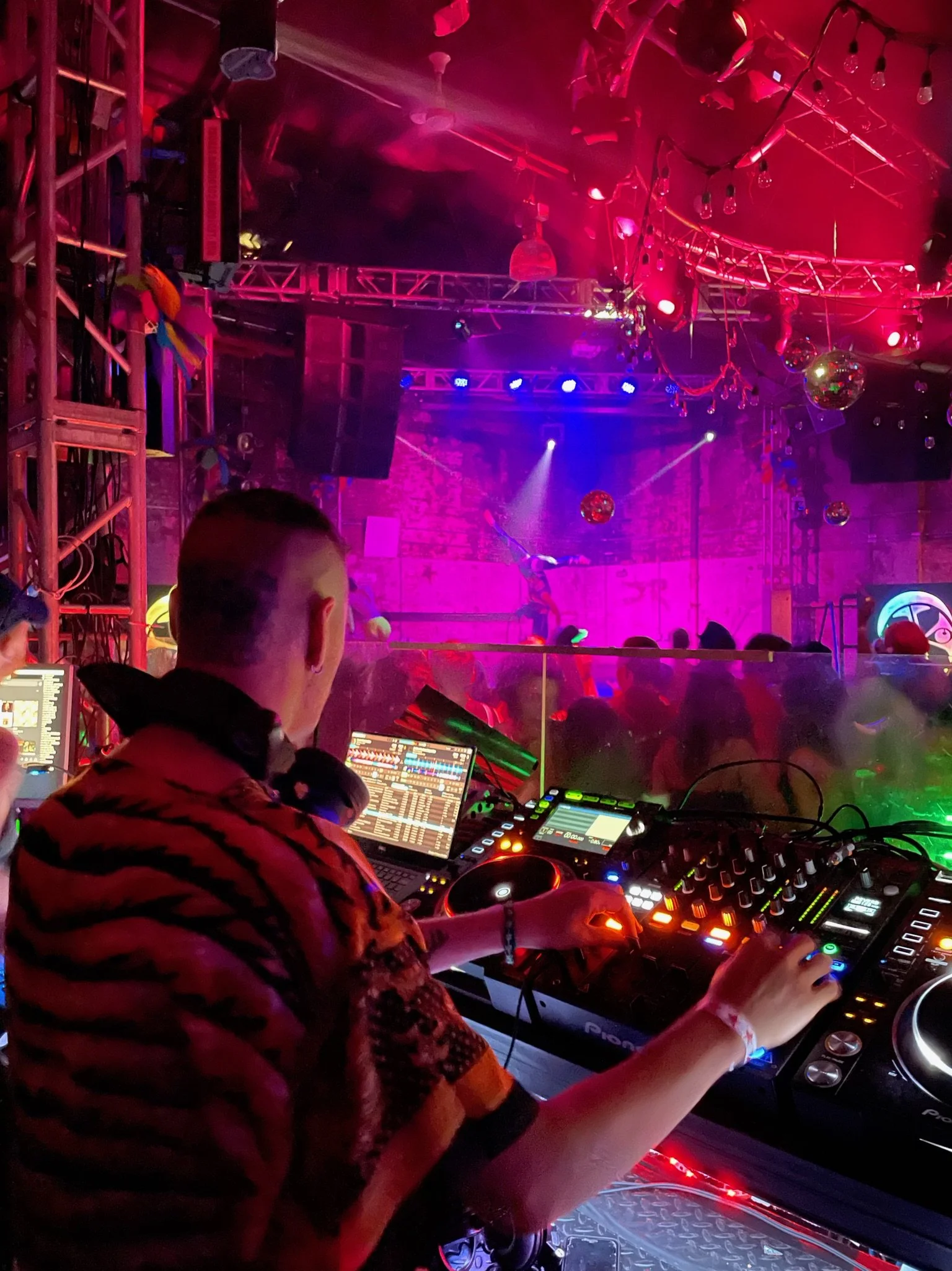 Kostume Kult Freakkshow 2021 Karynval 14; Vito Fun DJing.JPG