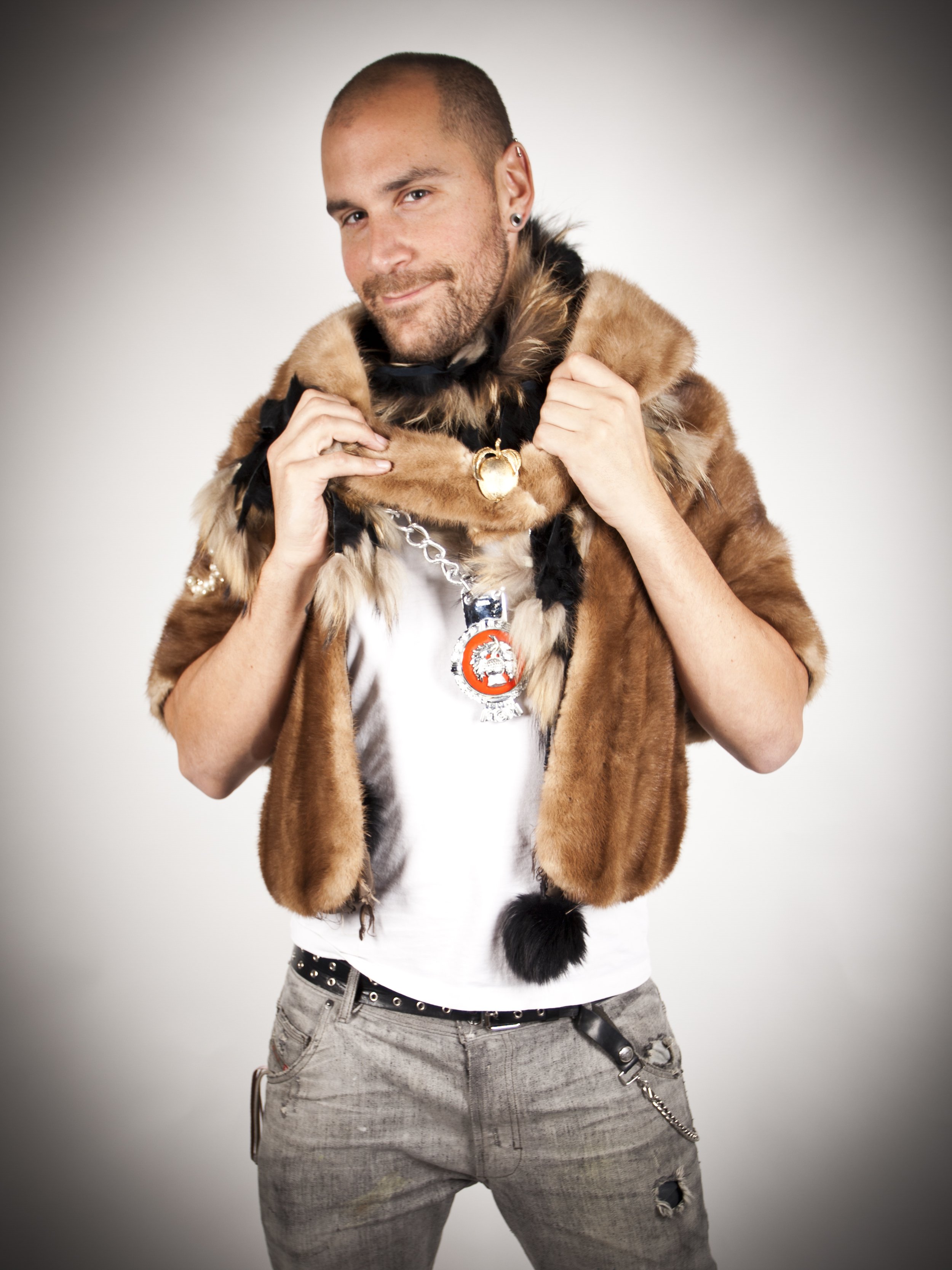 Vito Fun Promo Shots October 2011 4.jpg