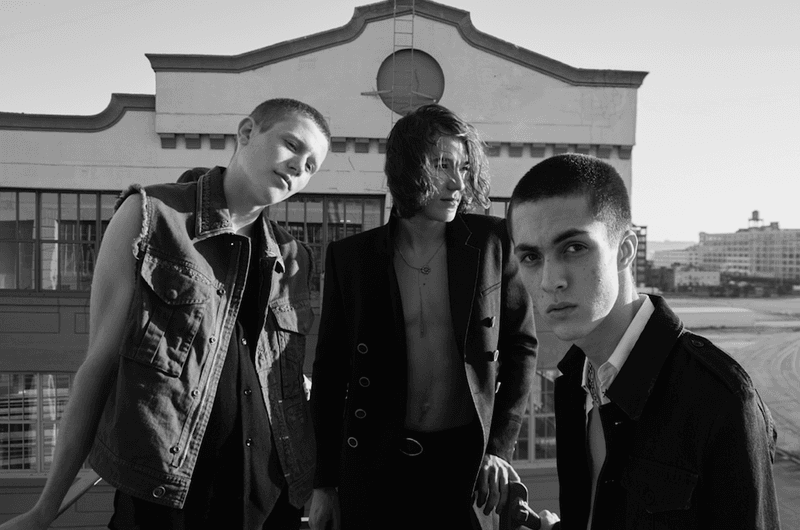 VOGUE HOMMES FW18 GRAY SORRENTI GRO CURTIS 6.png