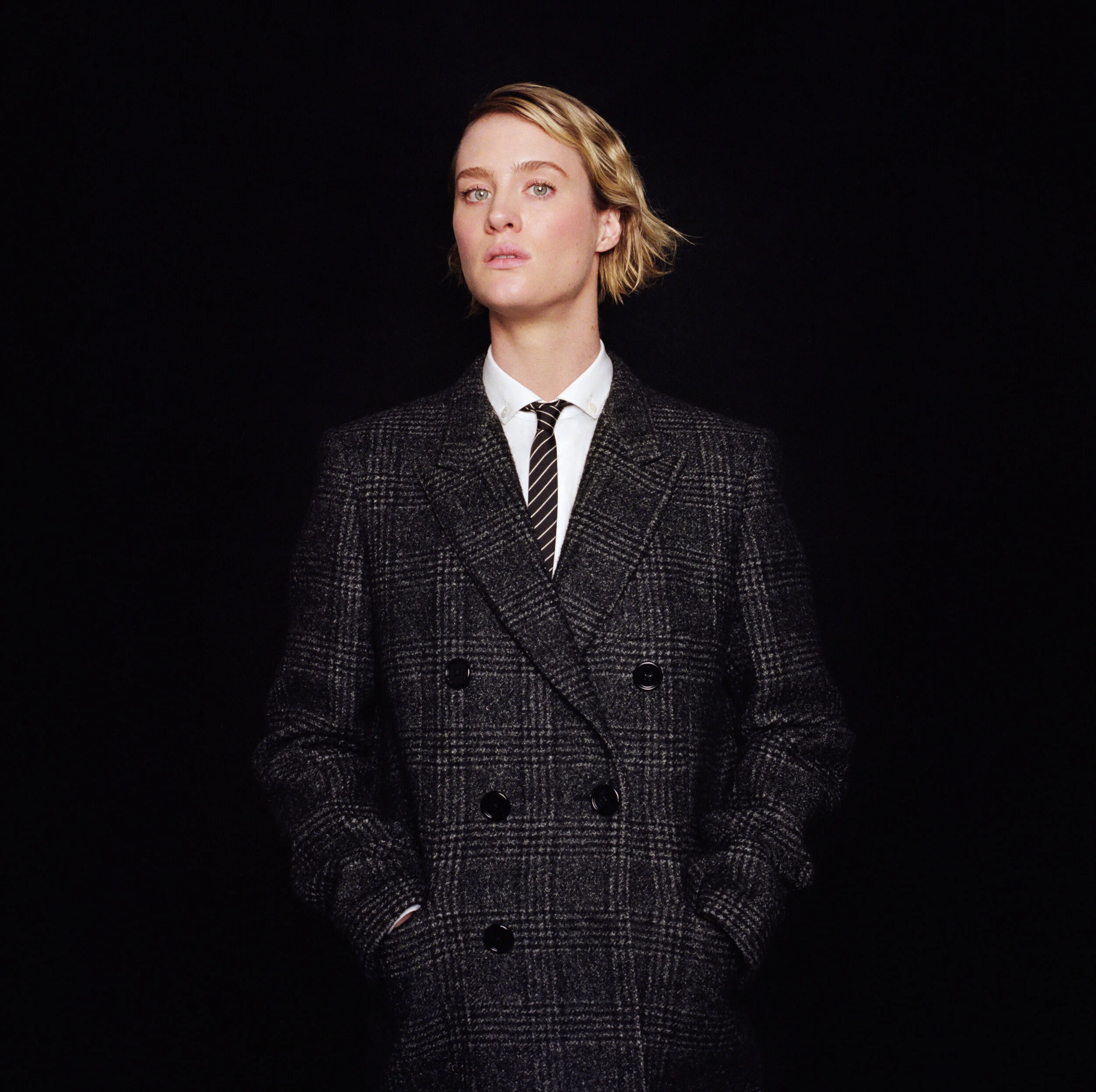 HEROINE Mackenzie Davis 4.jpg