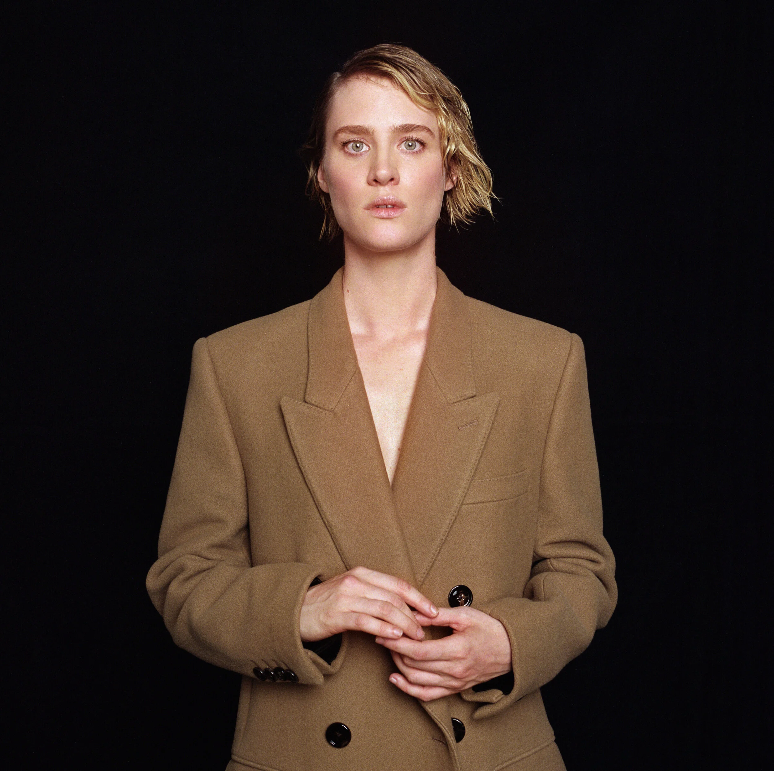 HEROINE Mackenzie Davis 5.jpg
