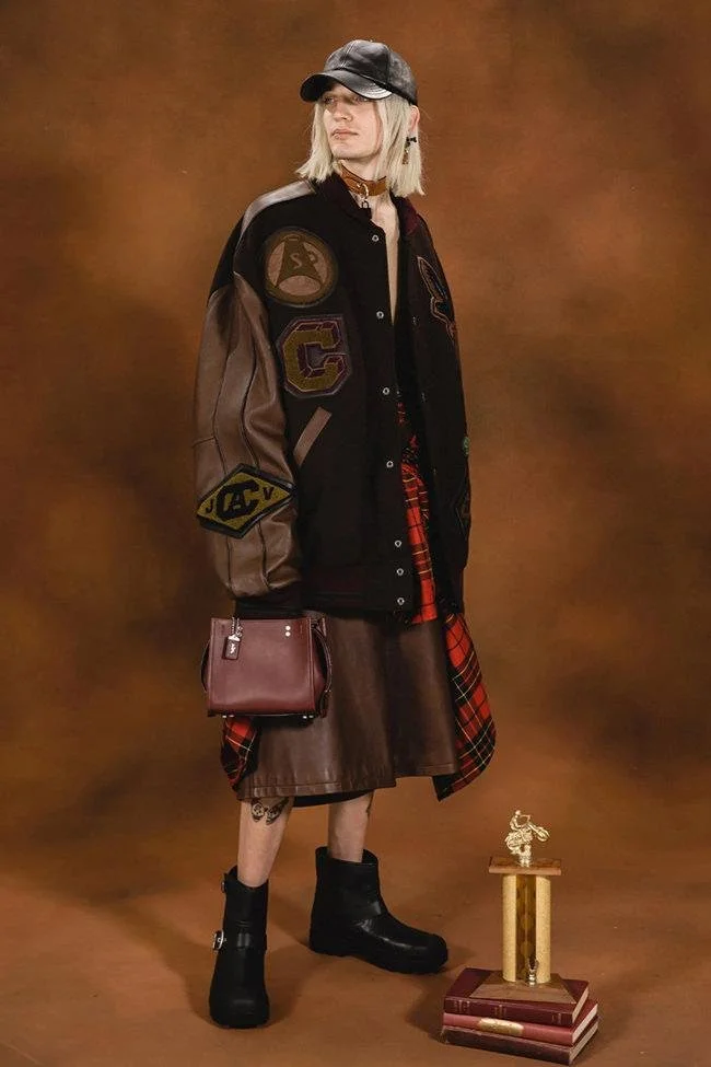 COACH RESORT 2023 8.jpg