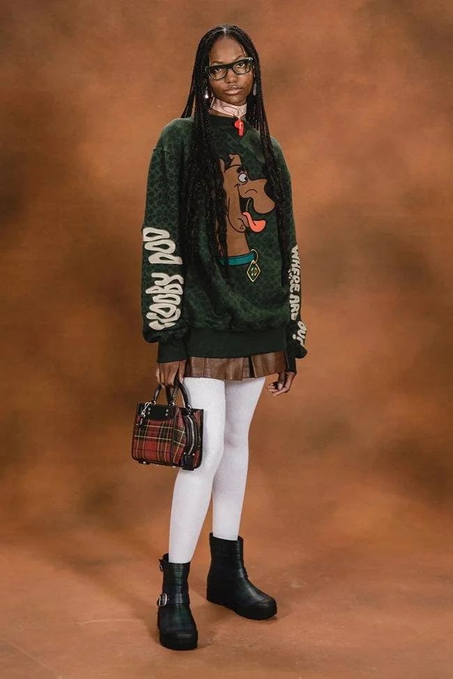 COACH RESORT 2023 17.jpg