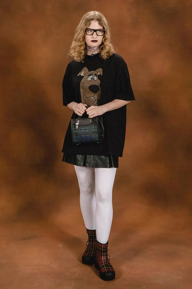 COACH RESORT 2023 19.jpg