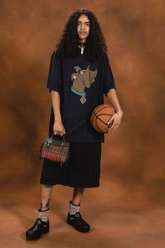 COACH RESORT 2023 30.jpg