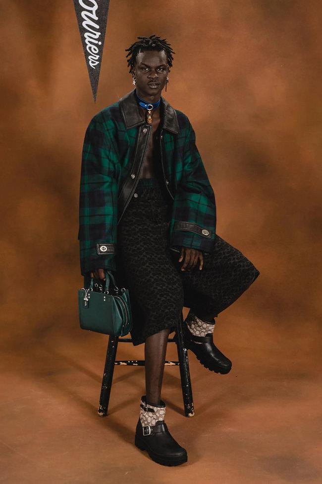 COACH RESORT 2023 32.jpg