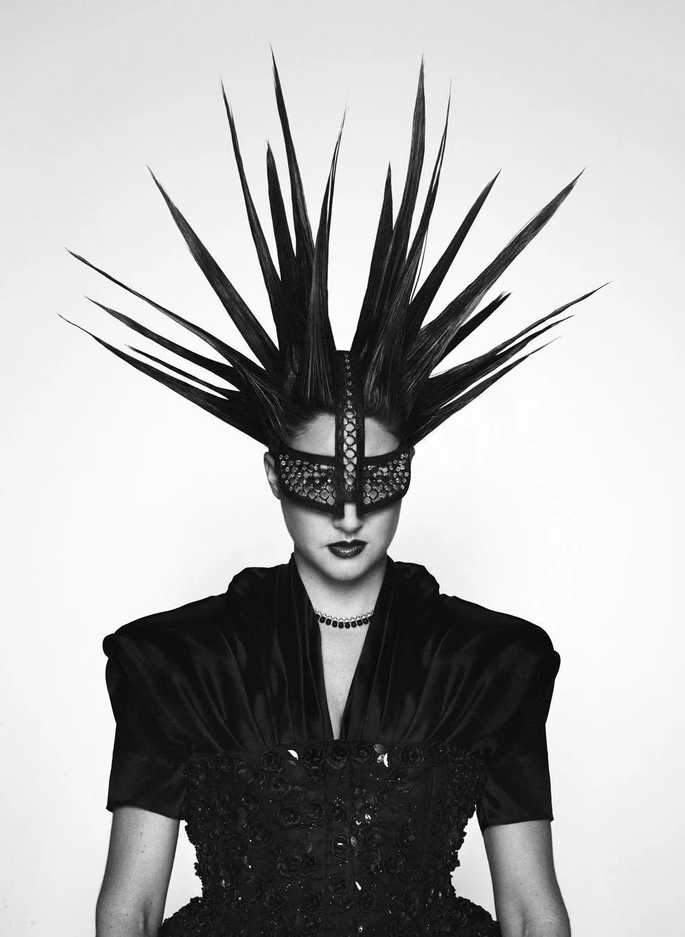 HEROINE MAGAZINE 18 SS23 SHAILENE WOODLEY 3.jpg