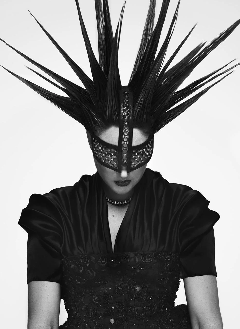 HEROINE MAGAZINE 18 SS23 SHAILENE WOODLEY 4.jpg