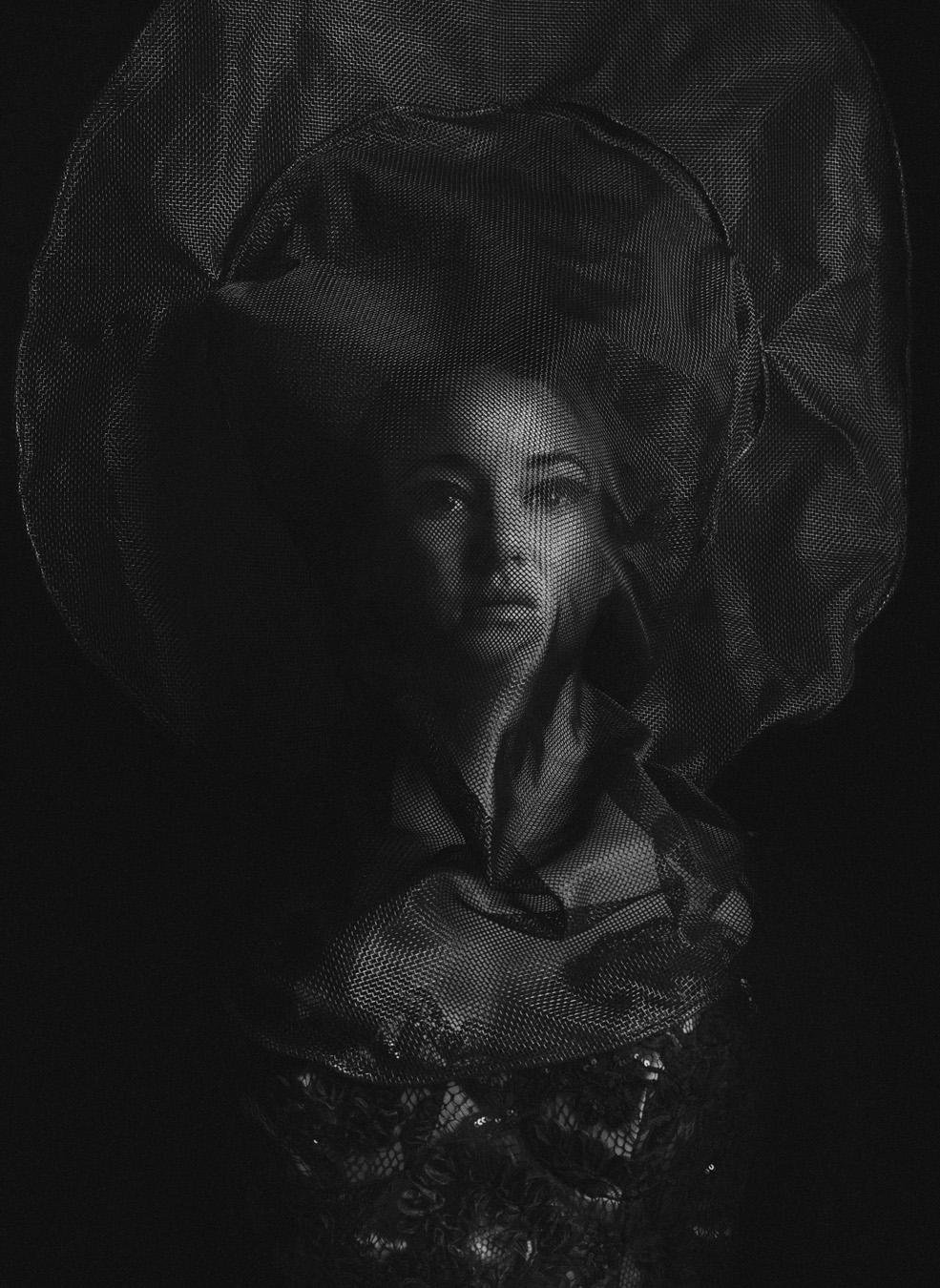 HEROINE MAGAZINE 18 SS23 SHAILENE WOODLEY 6.jpg