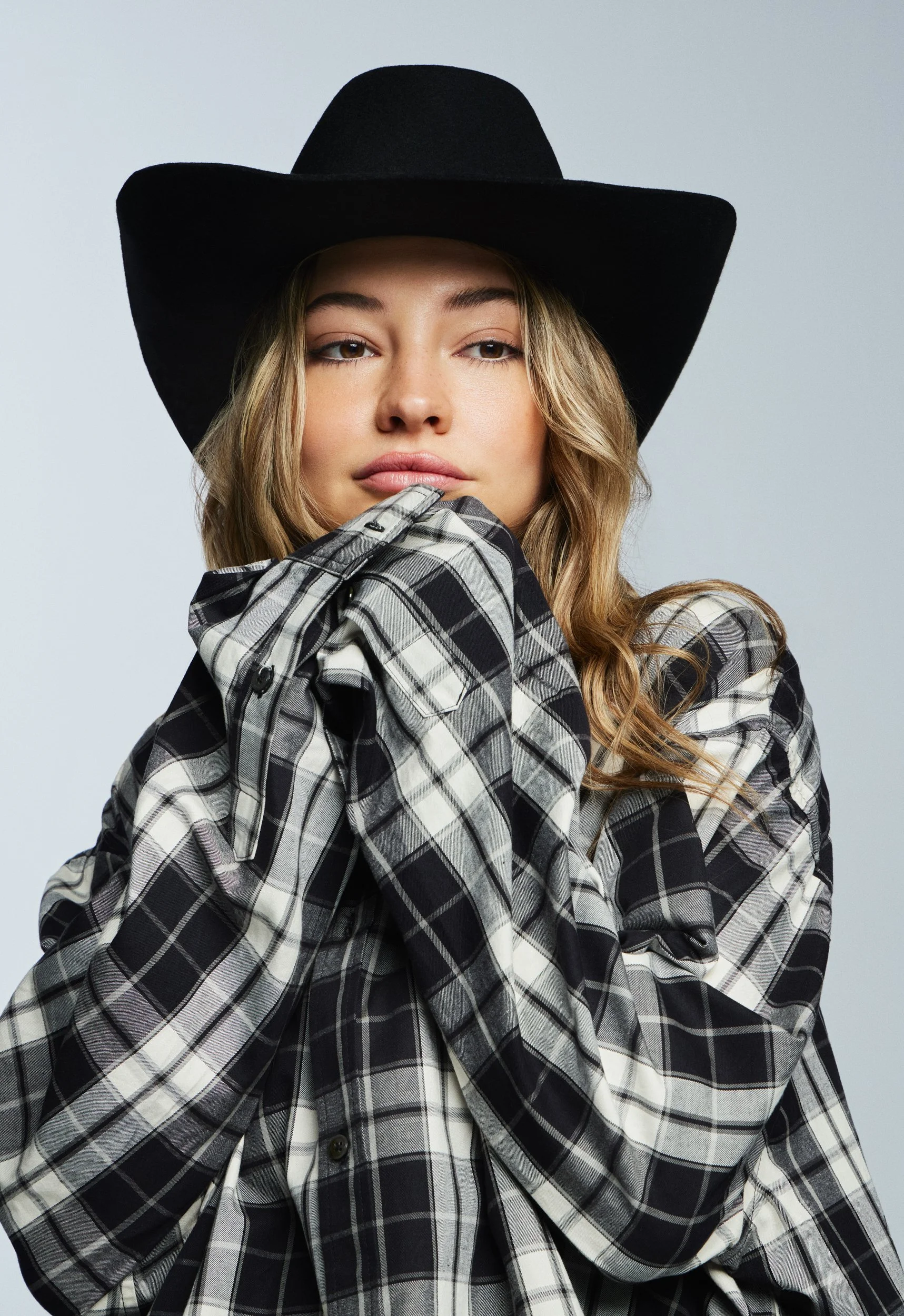 HEROINE MAGAZINE FW25 ISSUE 23 ‘MADELYN CLINE’ - 3.jpeg