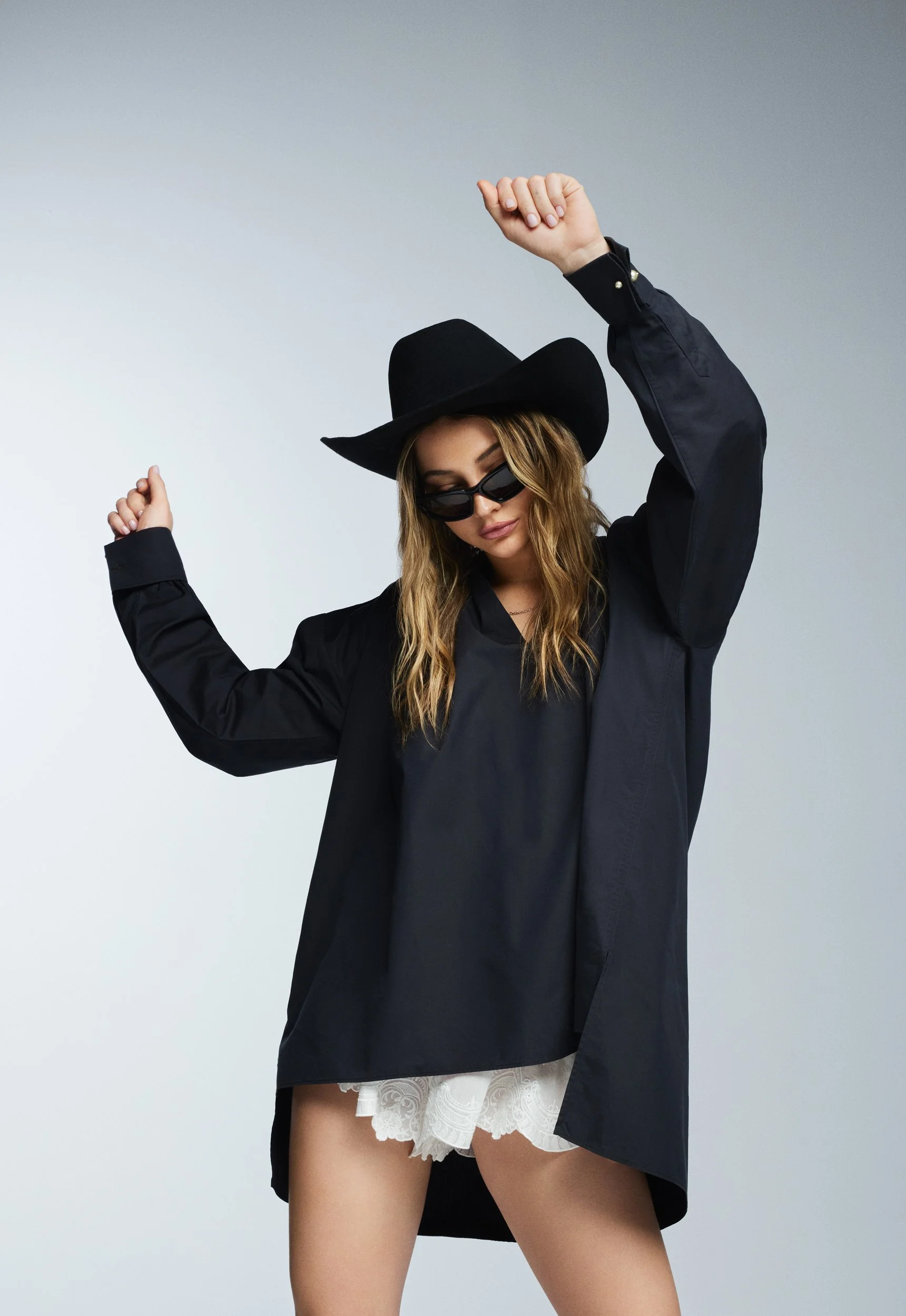 HEROINE MAGAZINE FW25 ISSUE 23 ‘MADELYN CLINE’ - 8.jpeg