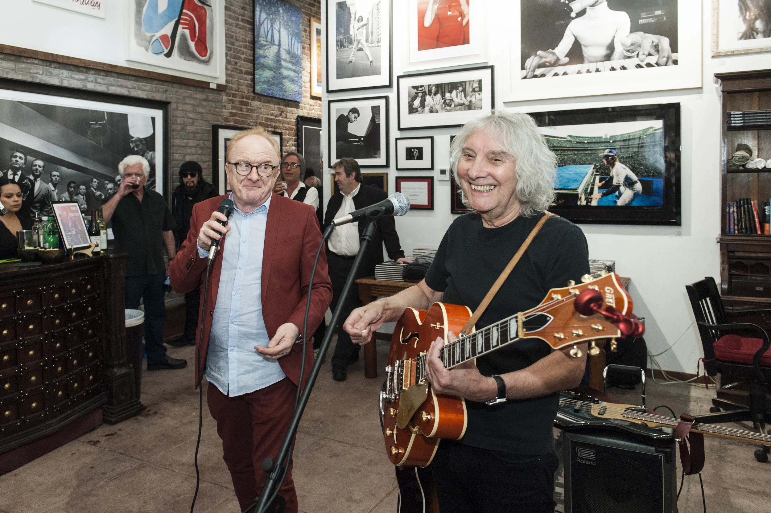 Peter Asher of Peter and Gordon / Albert Lee of Bill Wyman's Rhythm Kings, Heads Hands & Feet, The Crickets.