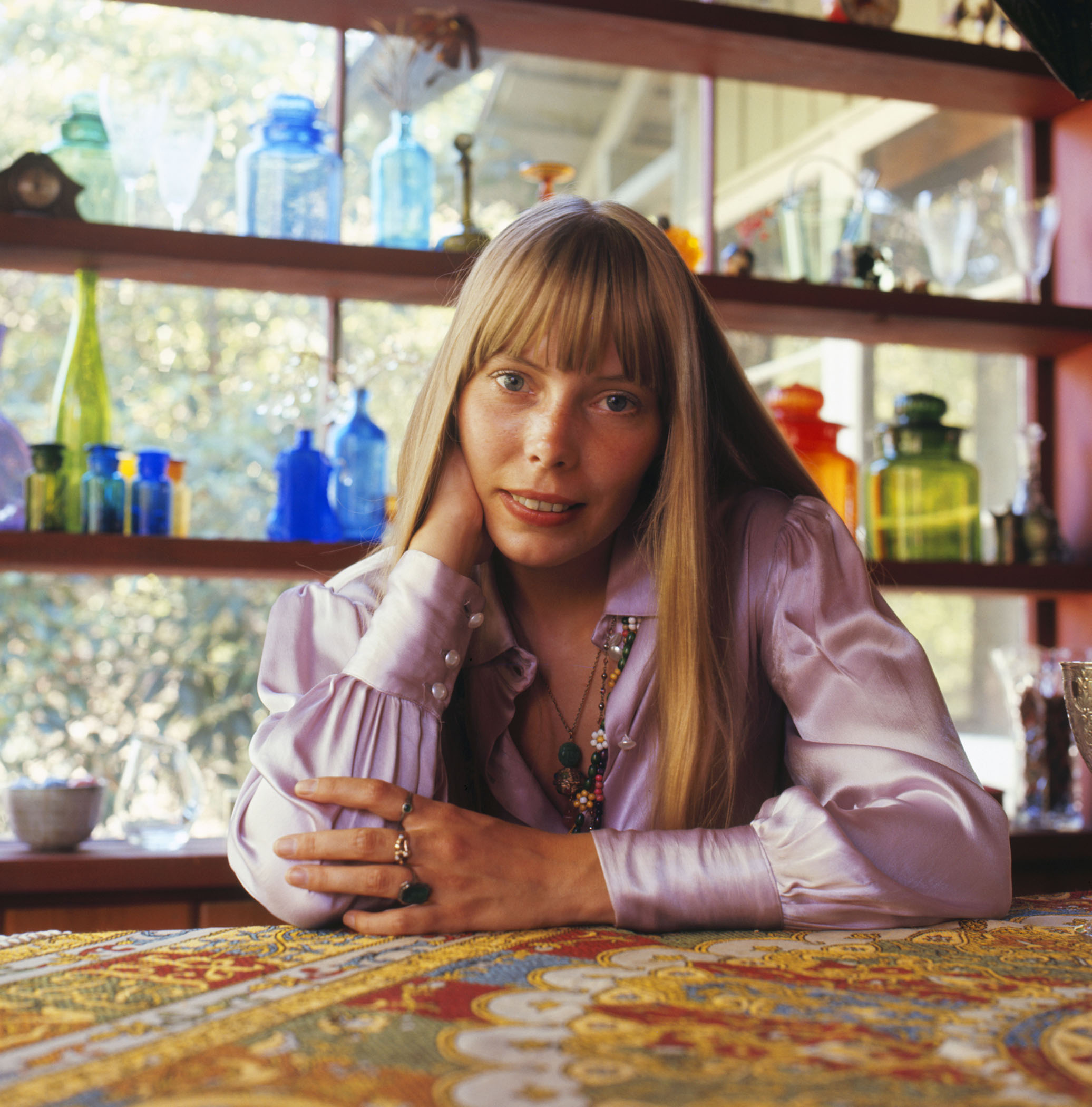 Joni Mitchell at home in Laurel Canyon, Los Angeles 1968 Photo ©Baron Wolman / Iconic Images