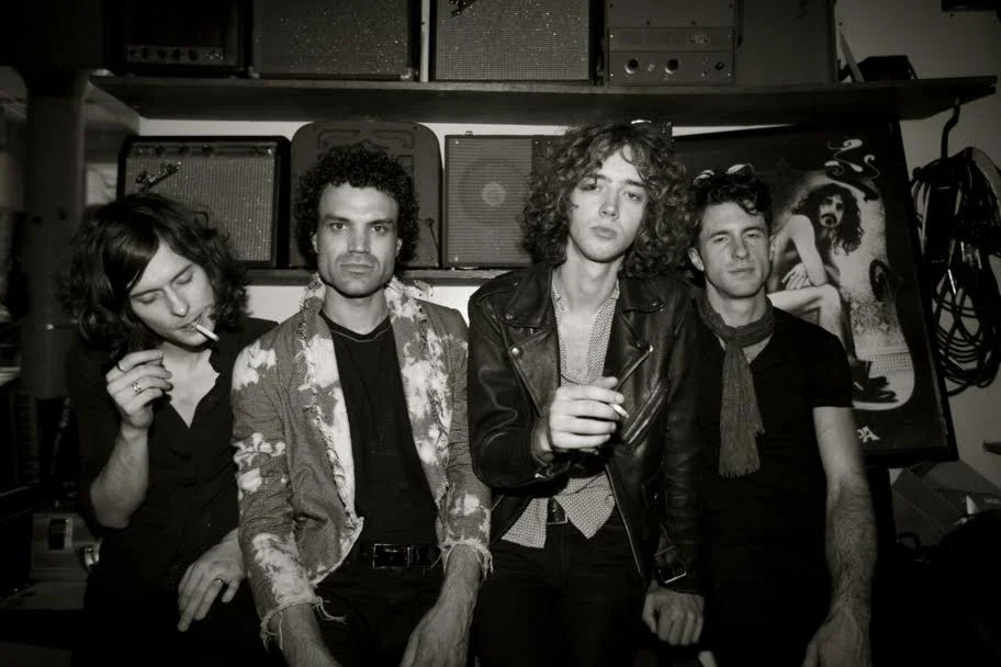 Warbly Jets shot by Moni Haworth.